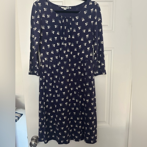 Boden Dresses & Skirts - Boden womens Floral Jersey Knit Shirt Dress size 10P Navy Blue 3/4 sleeve